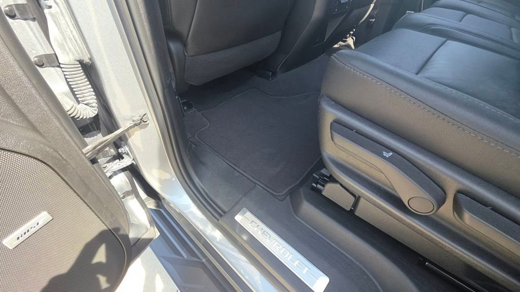 Used 2023 Chevrolet Tahoe LT w/ Luxury Package image 23