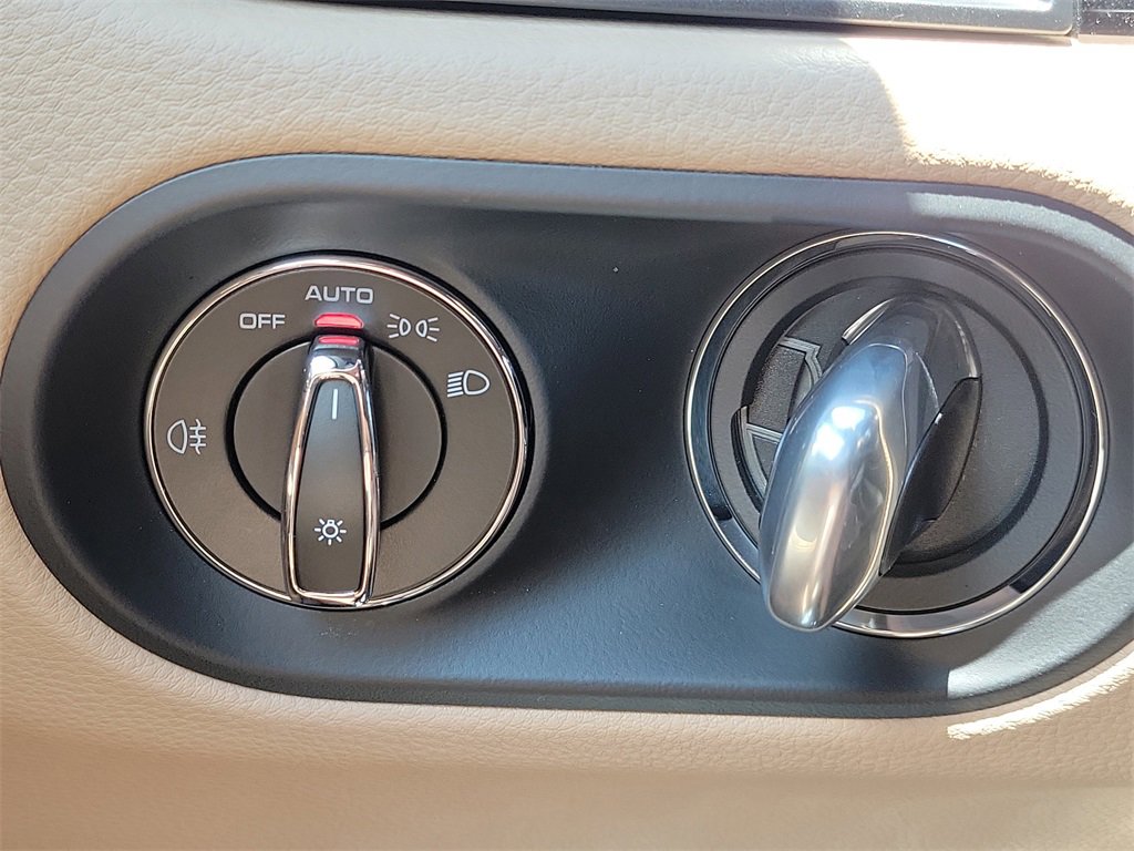 New 2026 Porsche Macan image 36