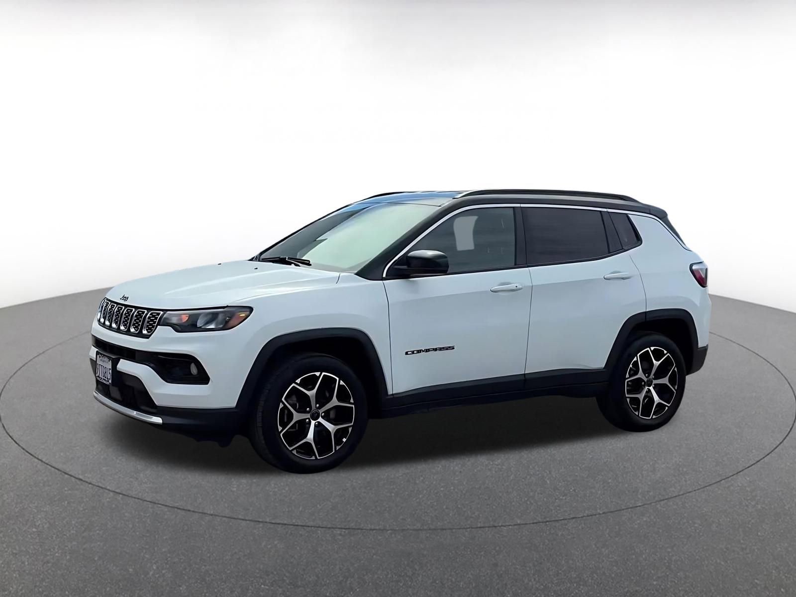 Used 2025 Jeep Compass Limited image 7