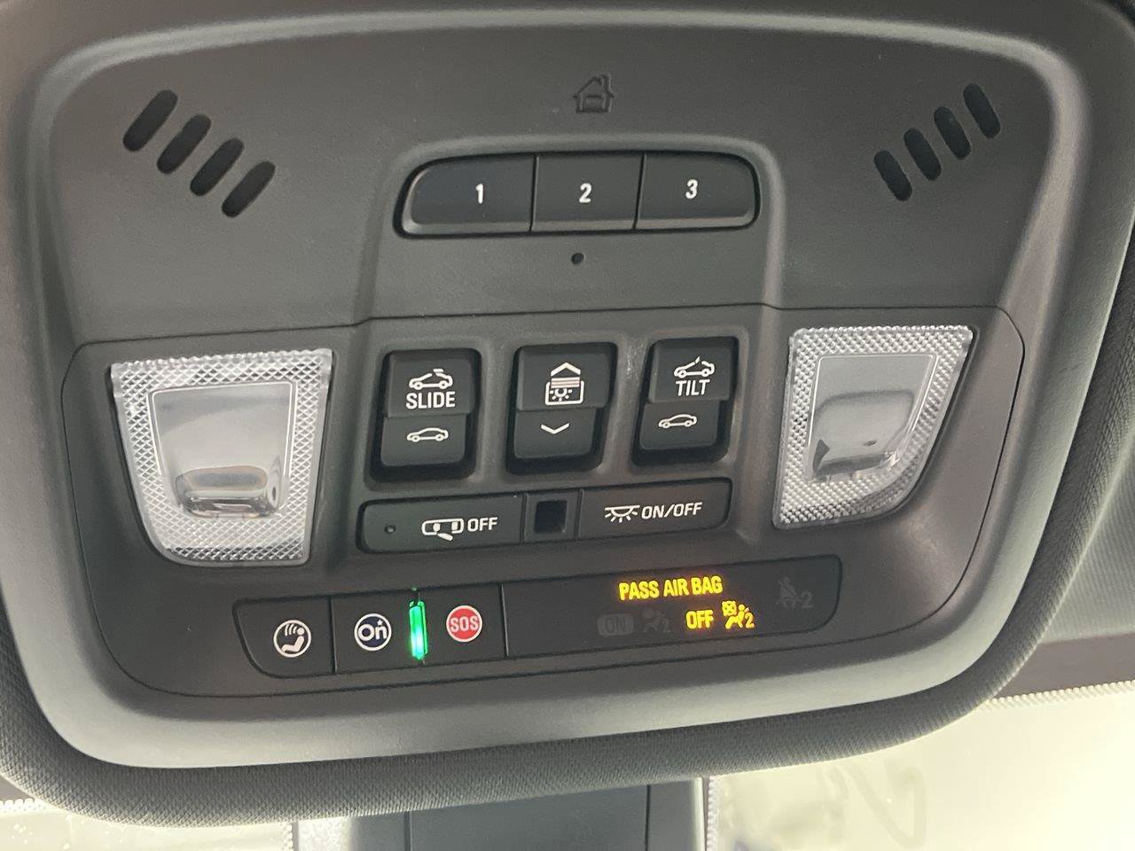 Certified 2022 Chevrolet Traverse Premier w/ Redline Edition AWD/4WD image 29