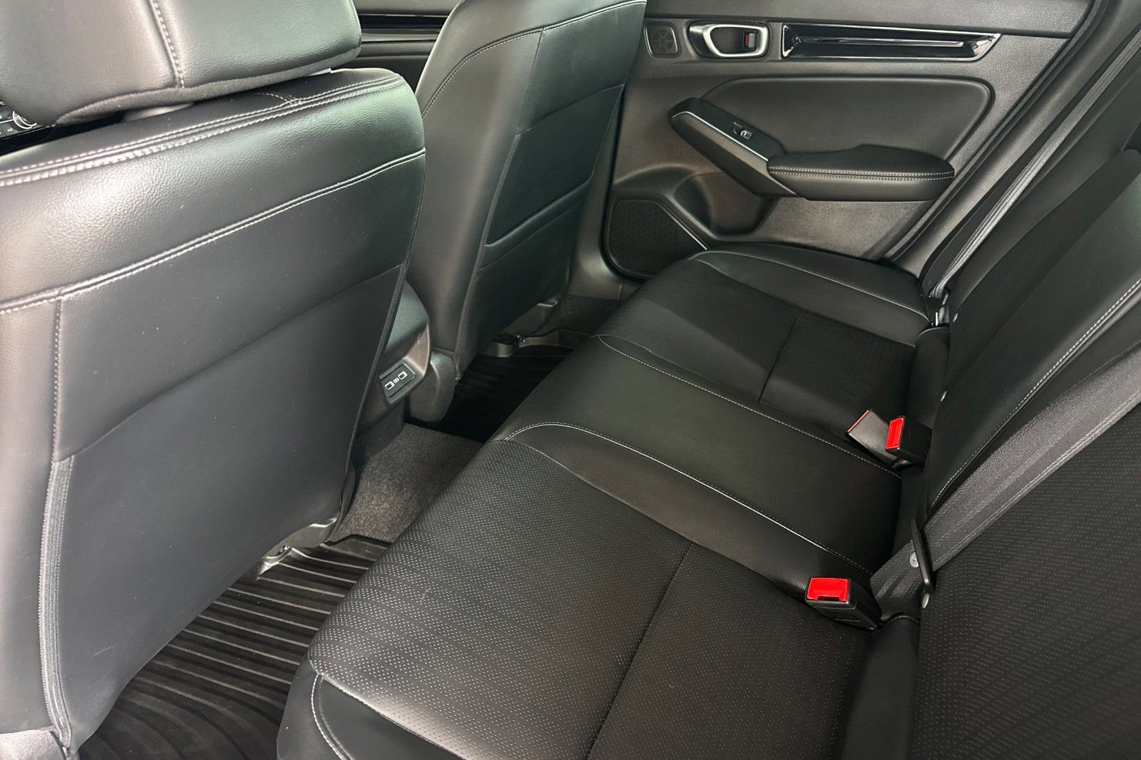 Used 2022 Honda Civic Touring image 11