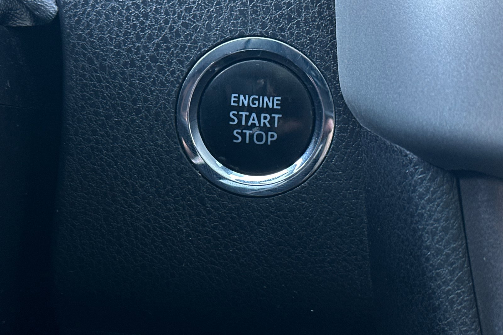 Certified 2019 Toyota Highlander Limited AWD/4WD image 23