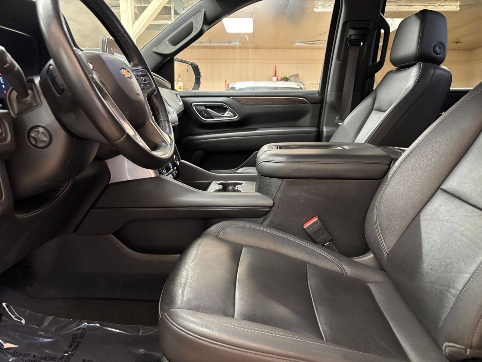 Used 2024 Chevrolet Tahoe LT w/ Luxury Package RWD image 29