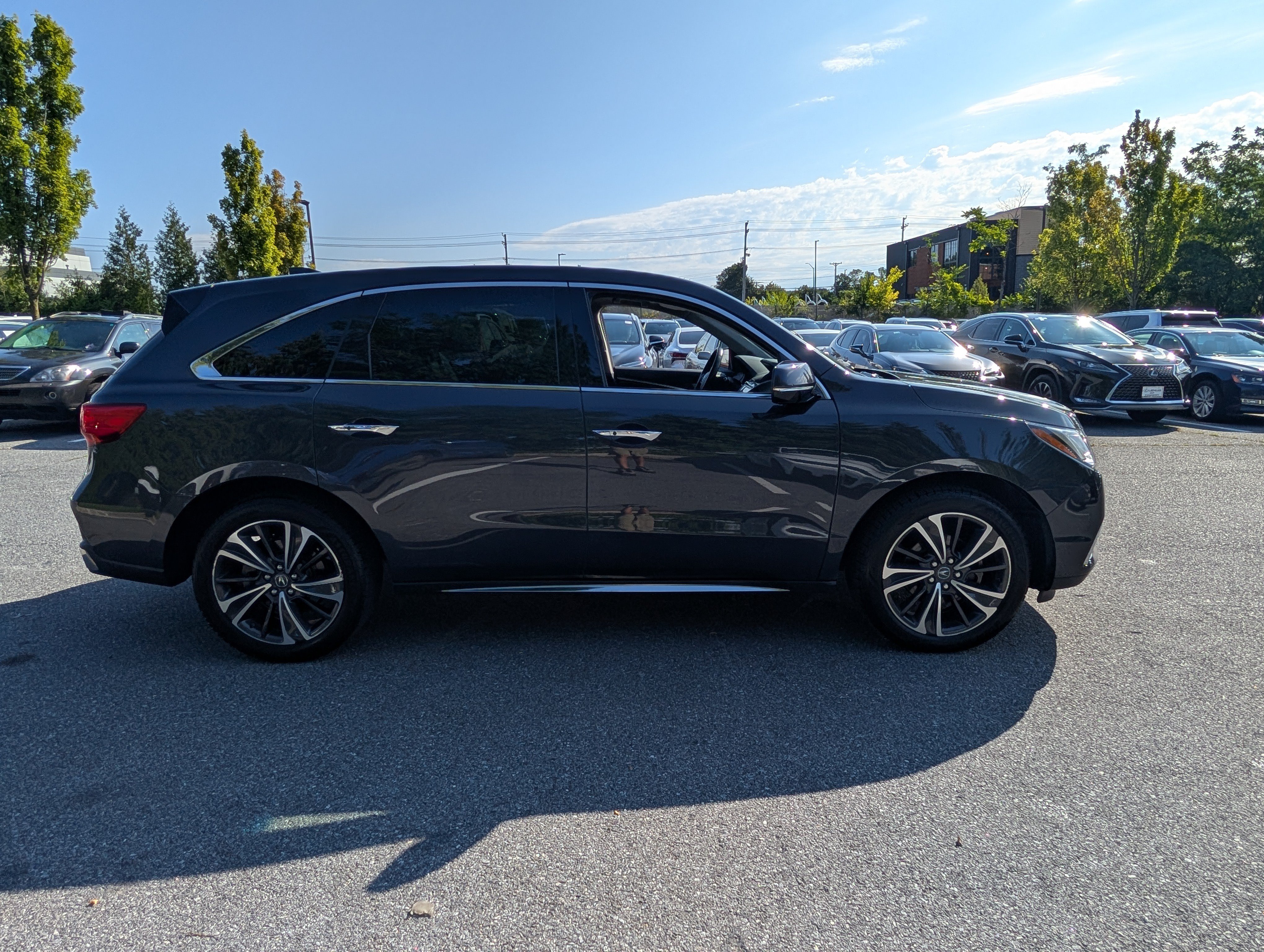 Used 2020 Acura MDX w/ Technology Package AWD/4WD image 2