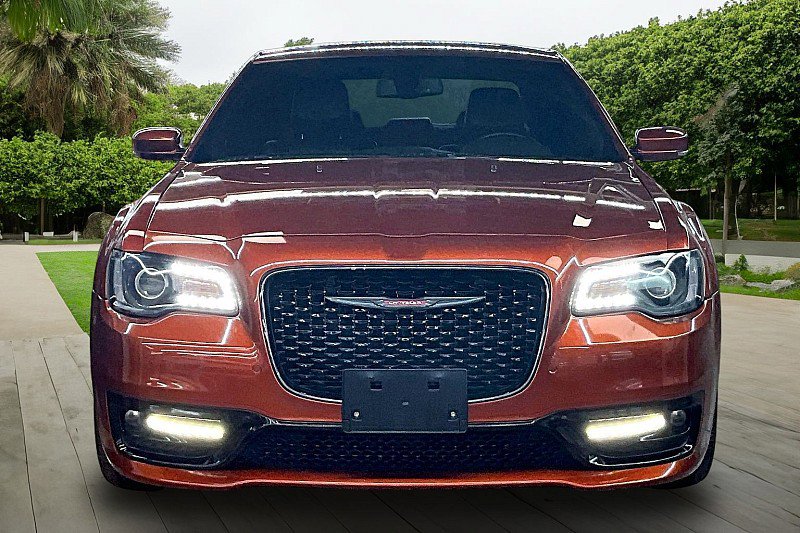 Used 2021 Chrysler 300 S w/ S Model Appearance Package RWD image 2
