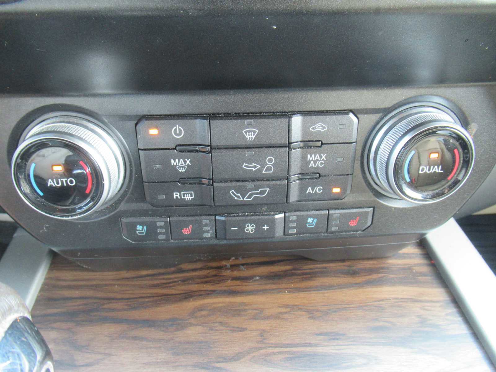 Used 2019 Ford F150 Lariat w/ Equipment Group 502A Luxury image 35