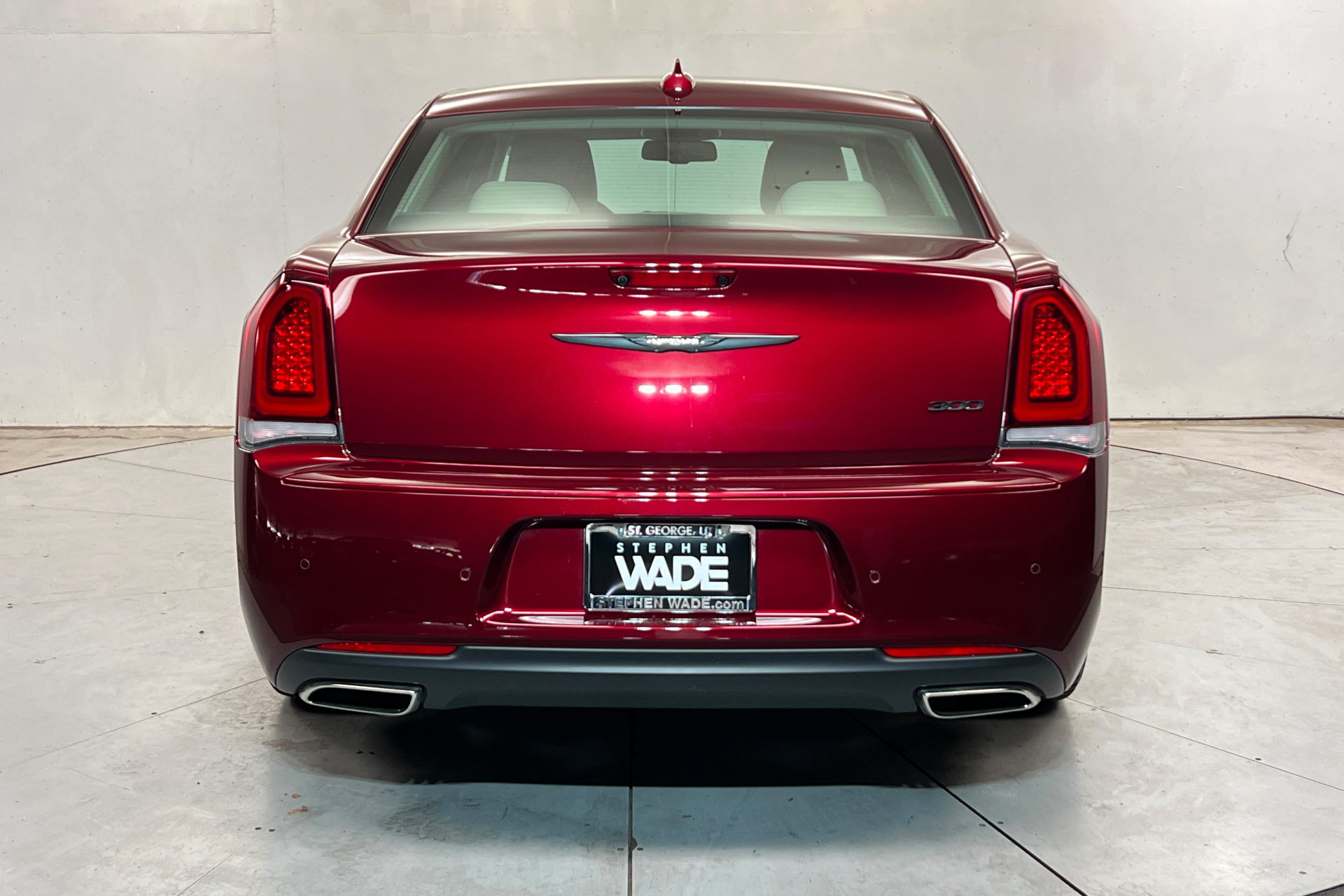 Certified 2022 Chrysler 300 Touring L w/ Comfort Group RWD image 4