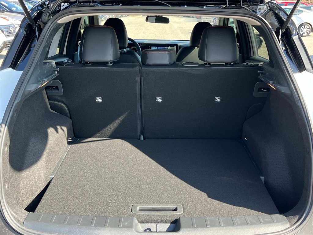 New 2025 Nissan Kicks SR image 6