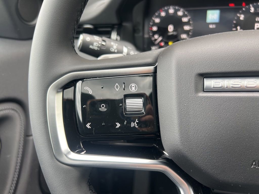 Used 2025 Land Rover Discovery Sport Dynamic SE image 20