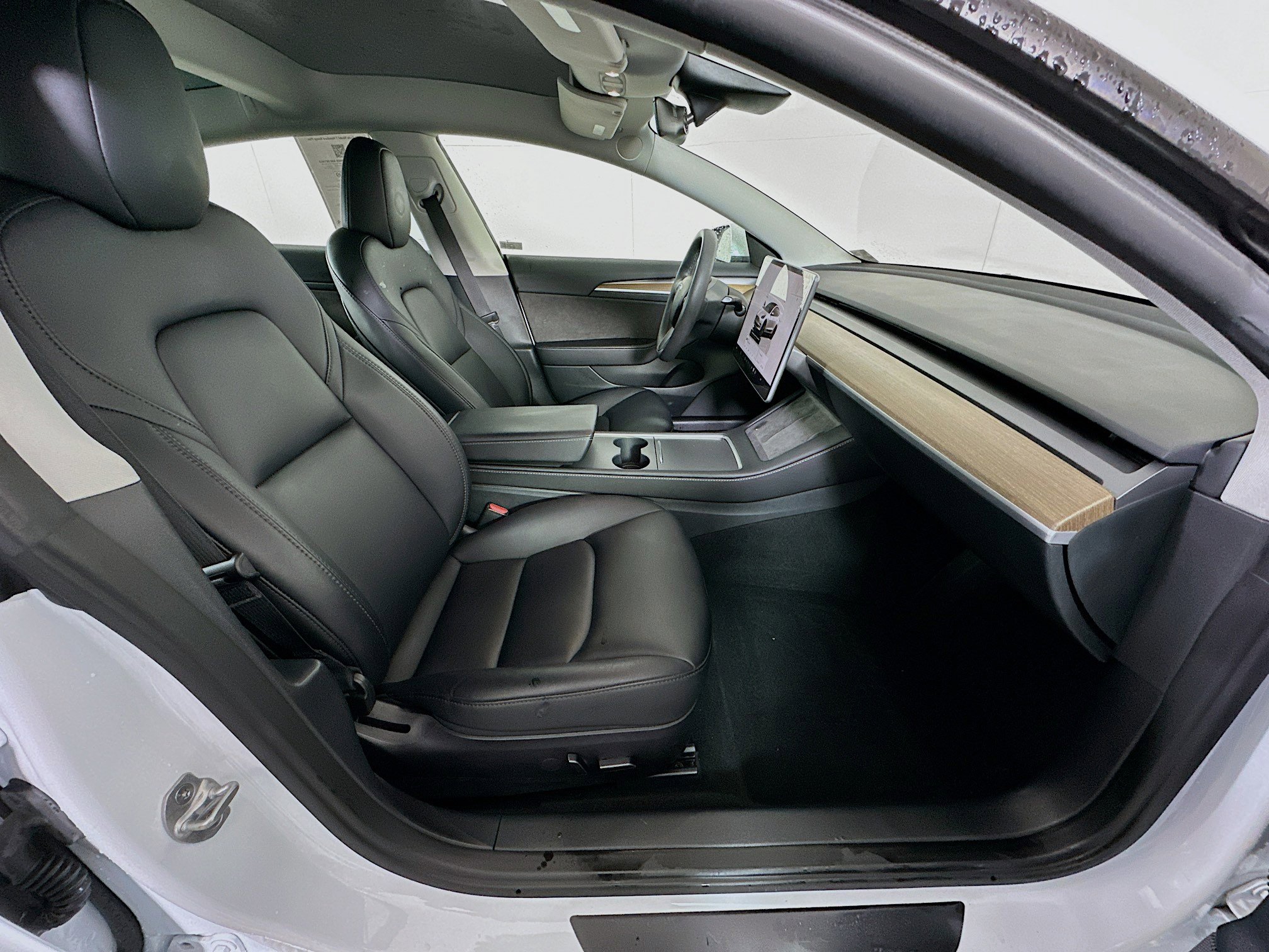 Used 2023 Tesla Model 3 Standard Range image 31