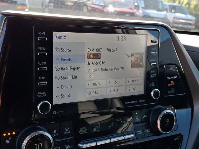 Used 2022 Toyota Highlander XLE AWD/4WD image 20