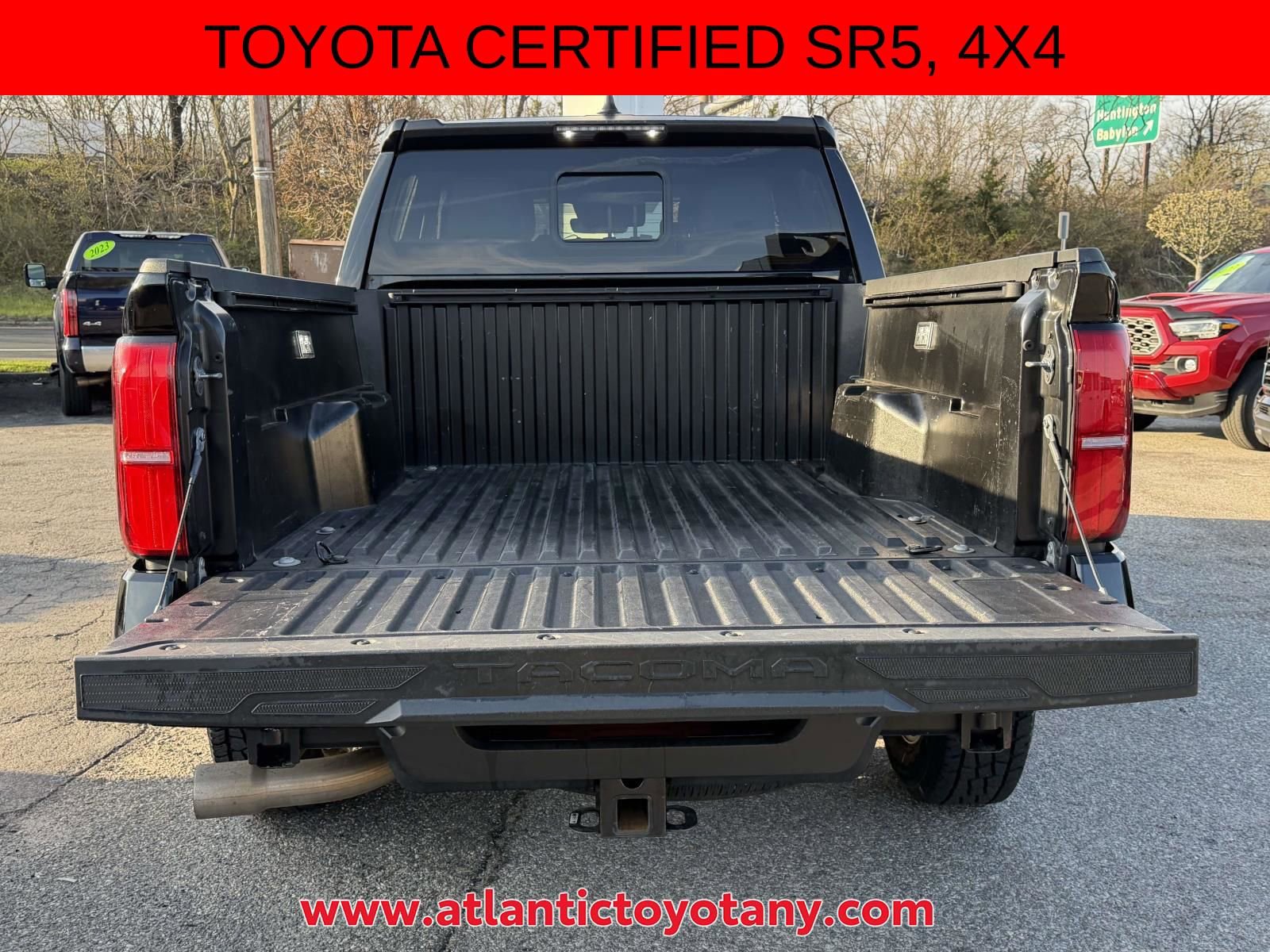 Certified 2024 Toyota Tacoma SR5 AWD/4WD image 10