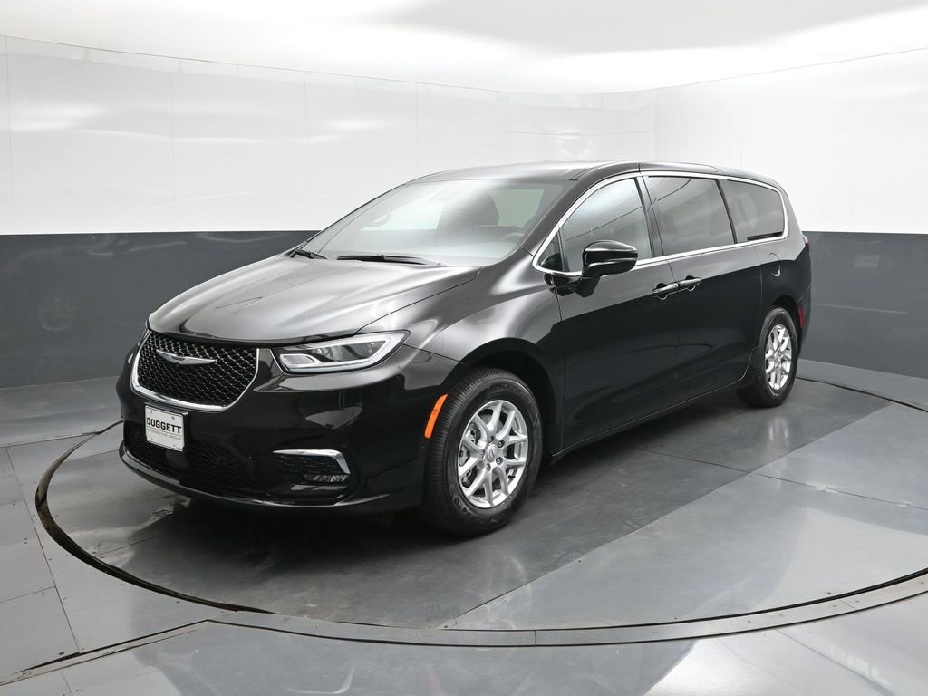 New 2026 Chrysler Pacifica Select image 1