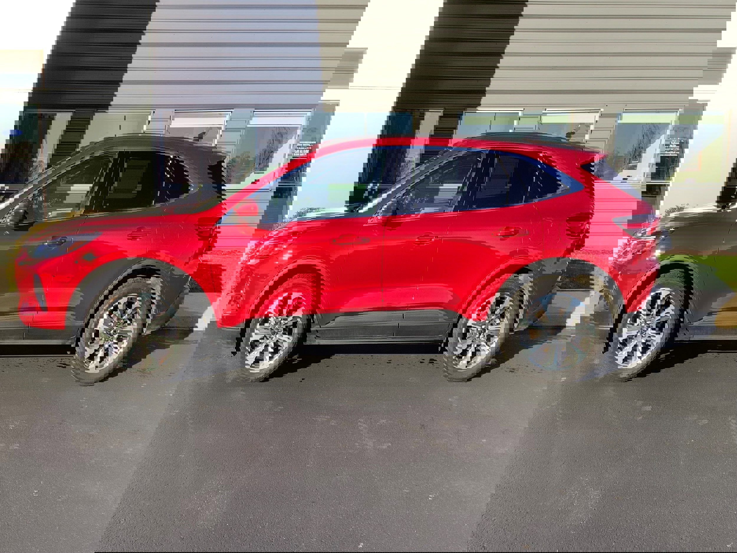 Certified 2023 Ford Escape Platinum image 2