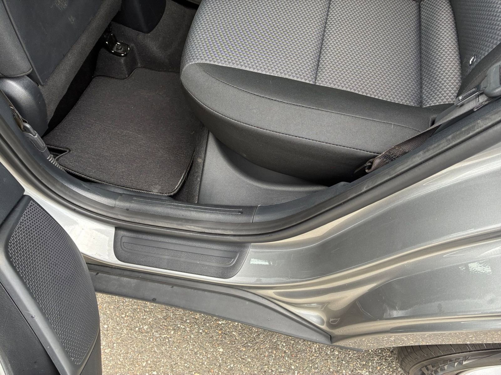 Used 2025 Kia Soul LX w/ LX Technology Package FWD image 25