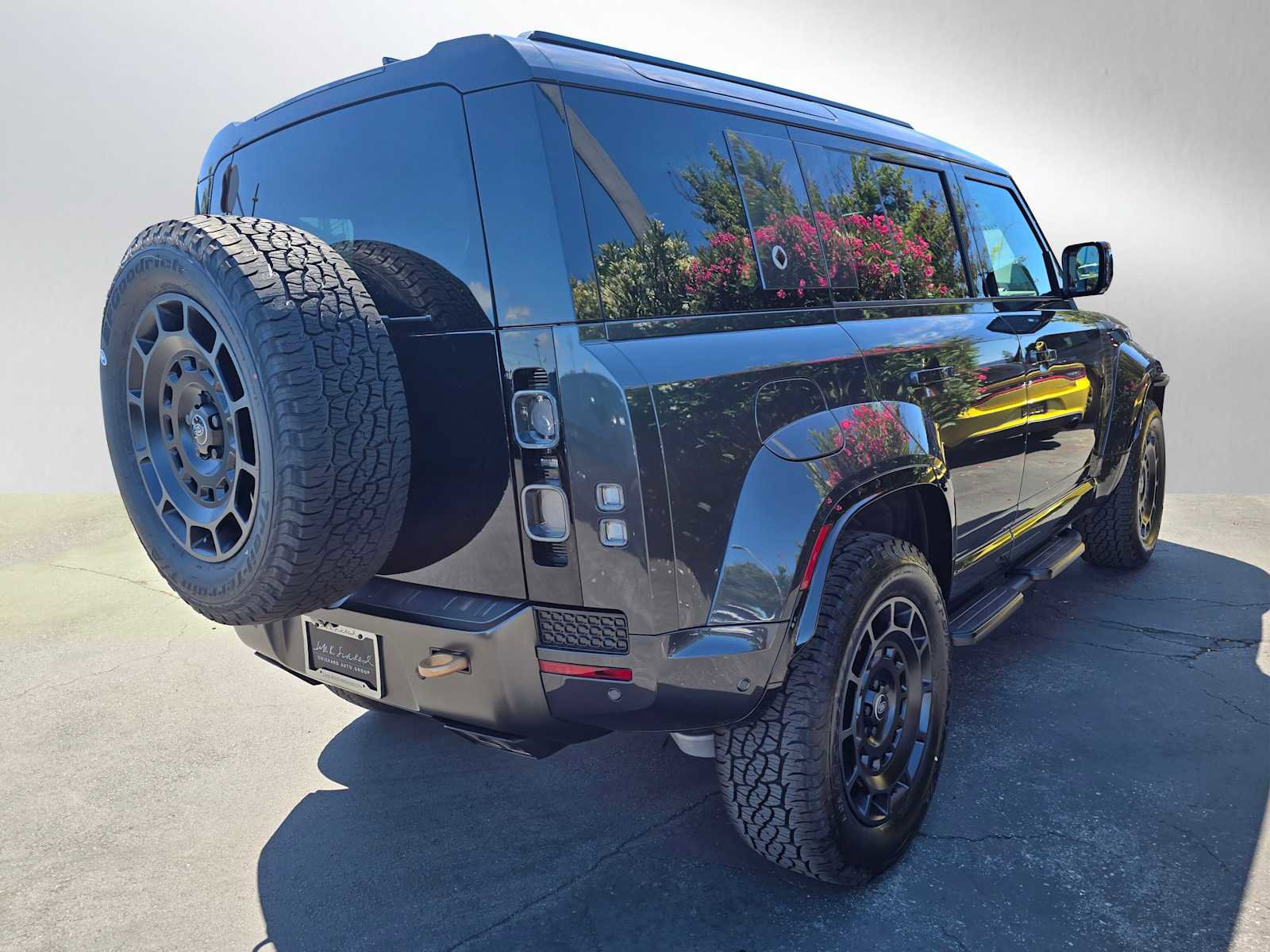 New 2025 Land Rover Defender 110 image 7