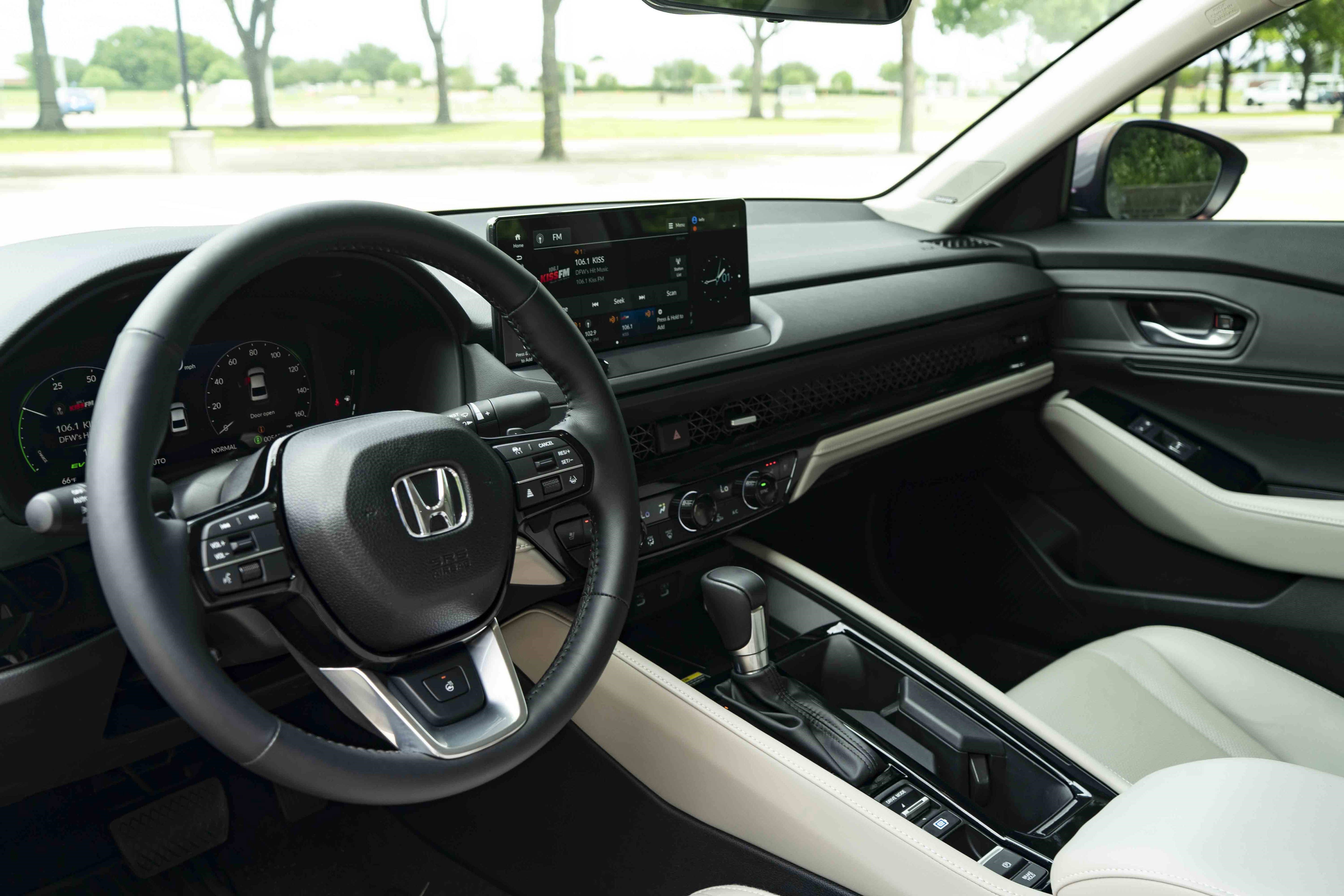 Used 2025 Honda Accord Touring image 16
