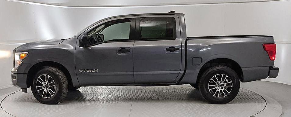 Used 2024 Nissan Titan SV image 5