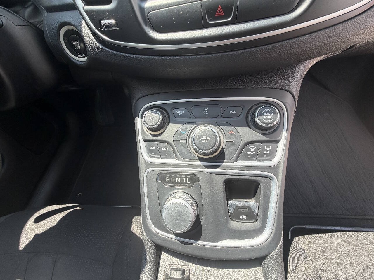 Used 2015 Chrysler 200 Limited FWD image 14