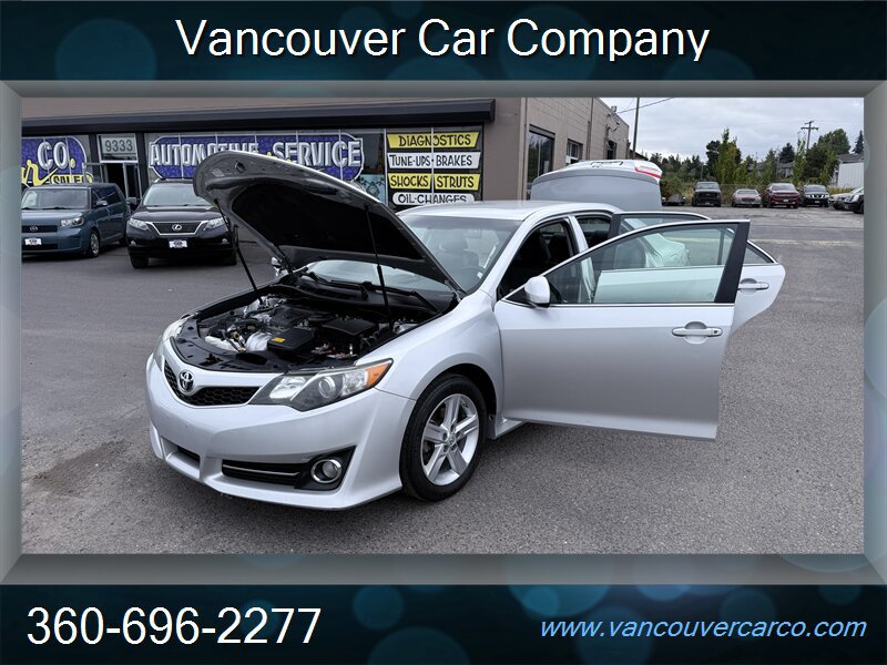 Used 2014 Toyota Camry SE FWD image 30