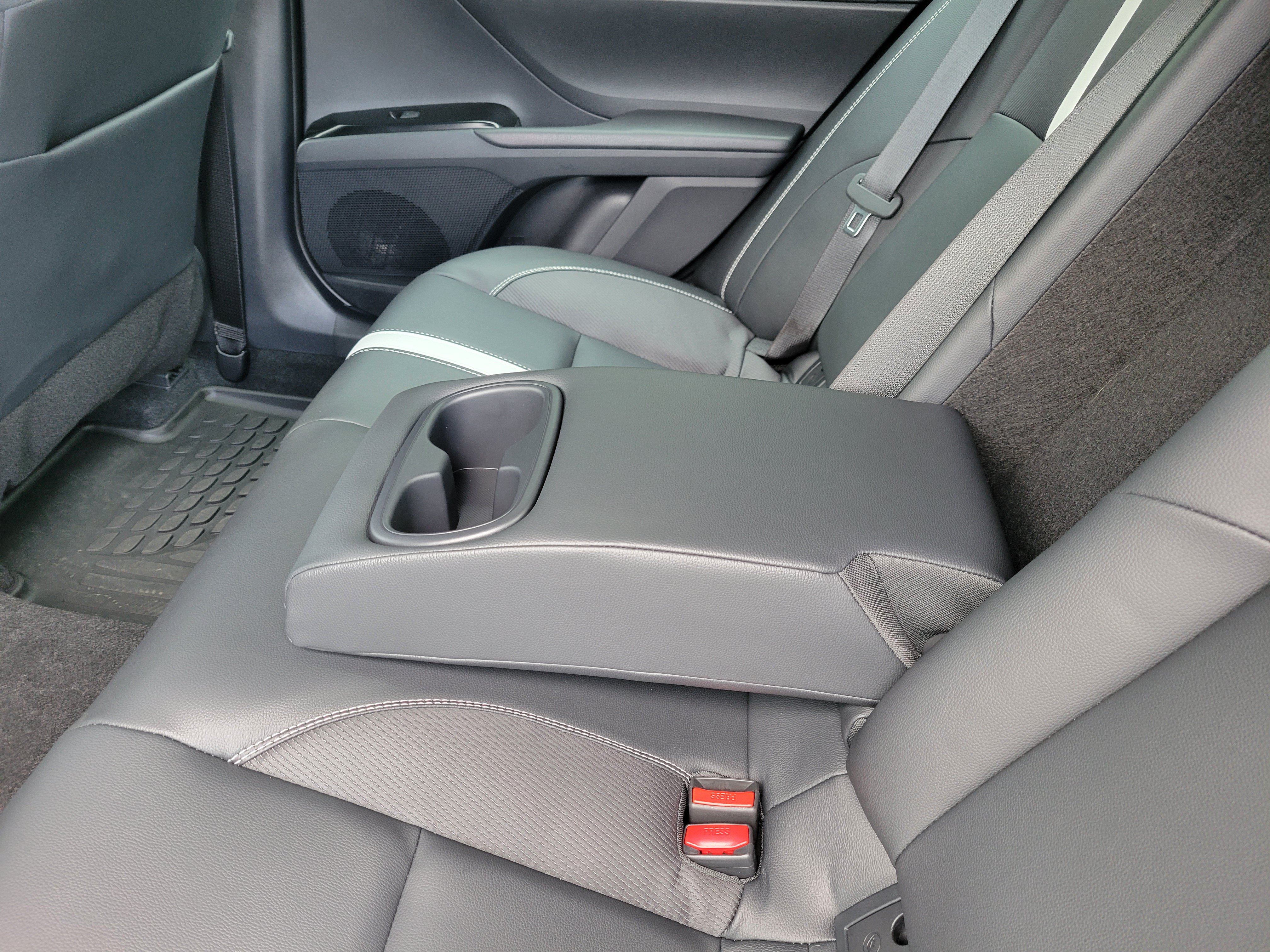 Used 2026 Toyota Camry SE FWD image 33