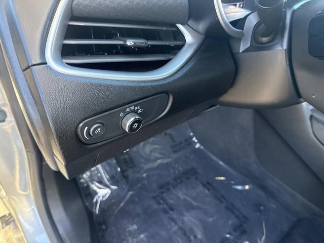 Used 2023 Chevrolet Malibu LT image 23