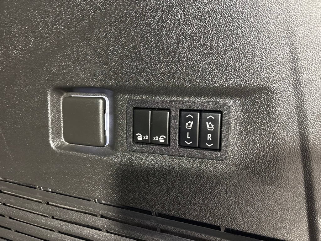 Used 2021 GMC Yukon Denali w/ Denali Premium Package RWD image 61