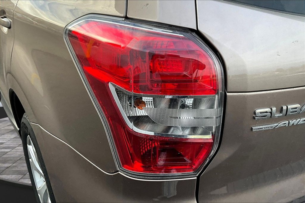 Used 2015 Subaru Forester 2.5i Limited AWD/4WD image 23