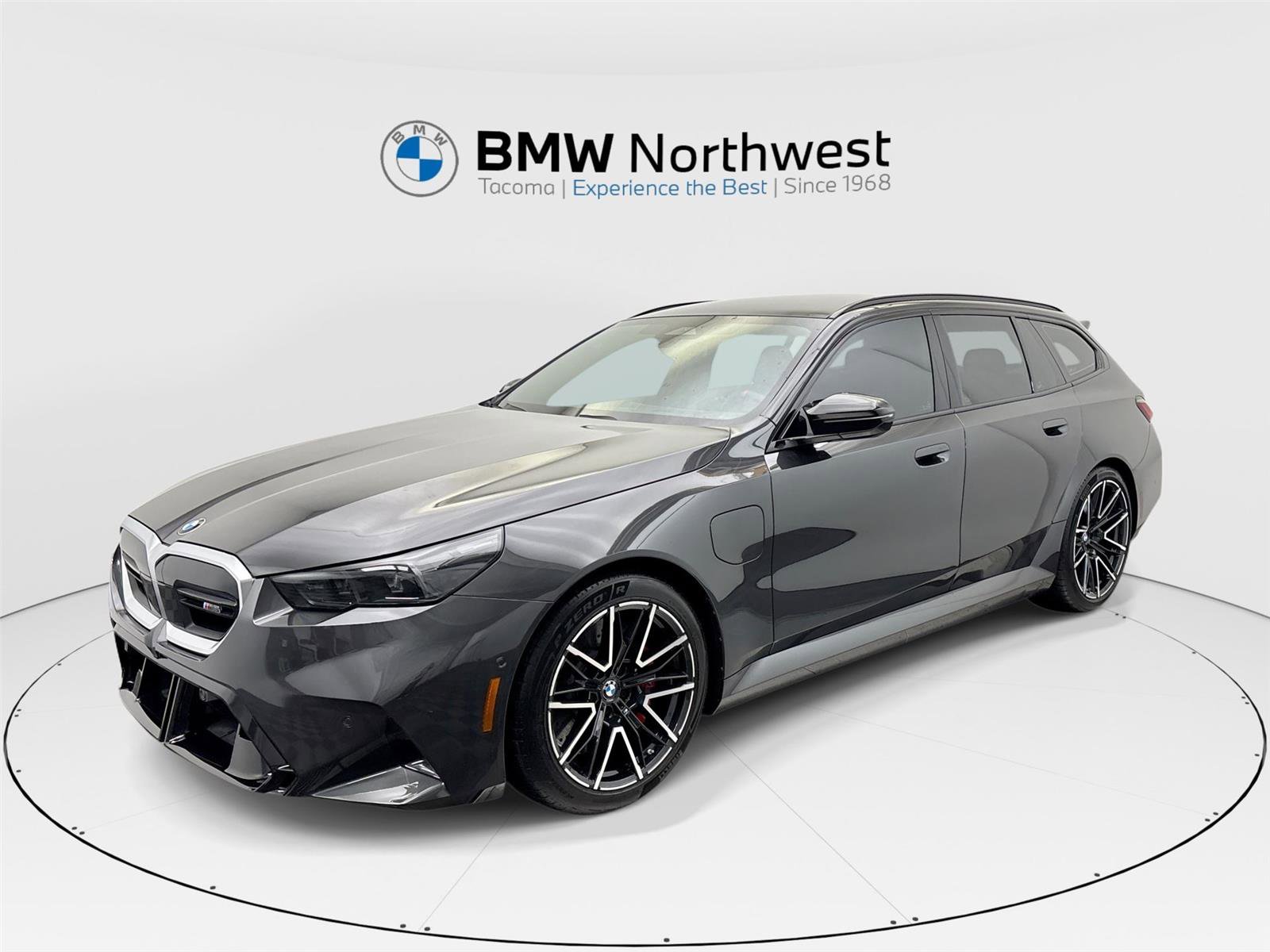 Used 2025 BMW M5 Touring image 1