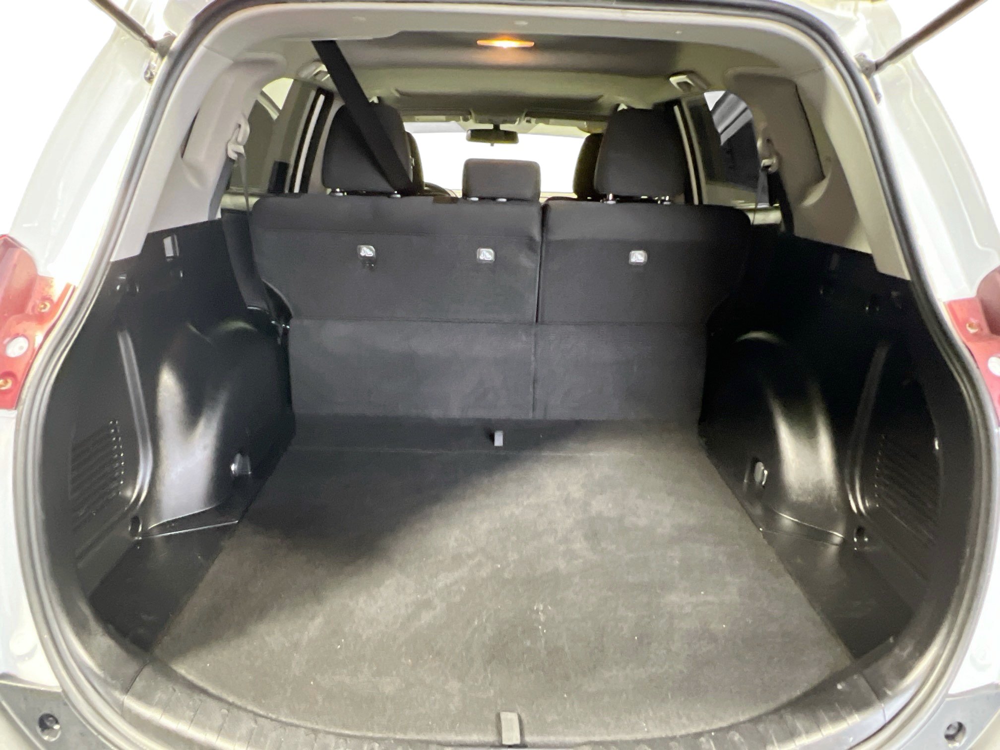 Used 2014 Toyota RAV4 XLE FWD image 32