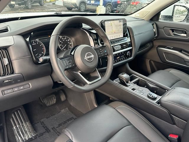 Used 2025 Nissan Pathfinder SL w/ SL Premium Package AWD/4WD image 30