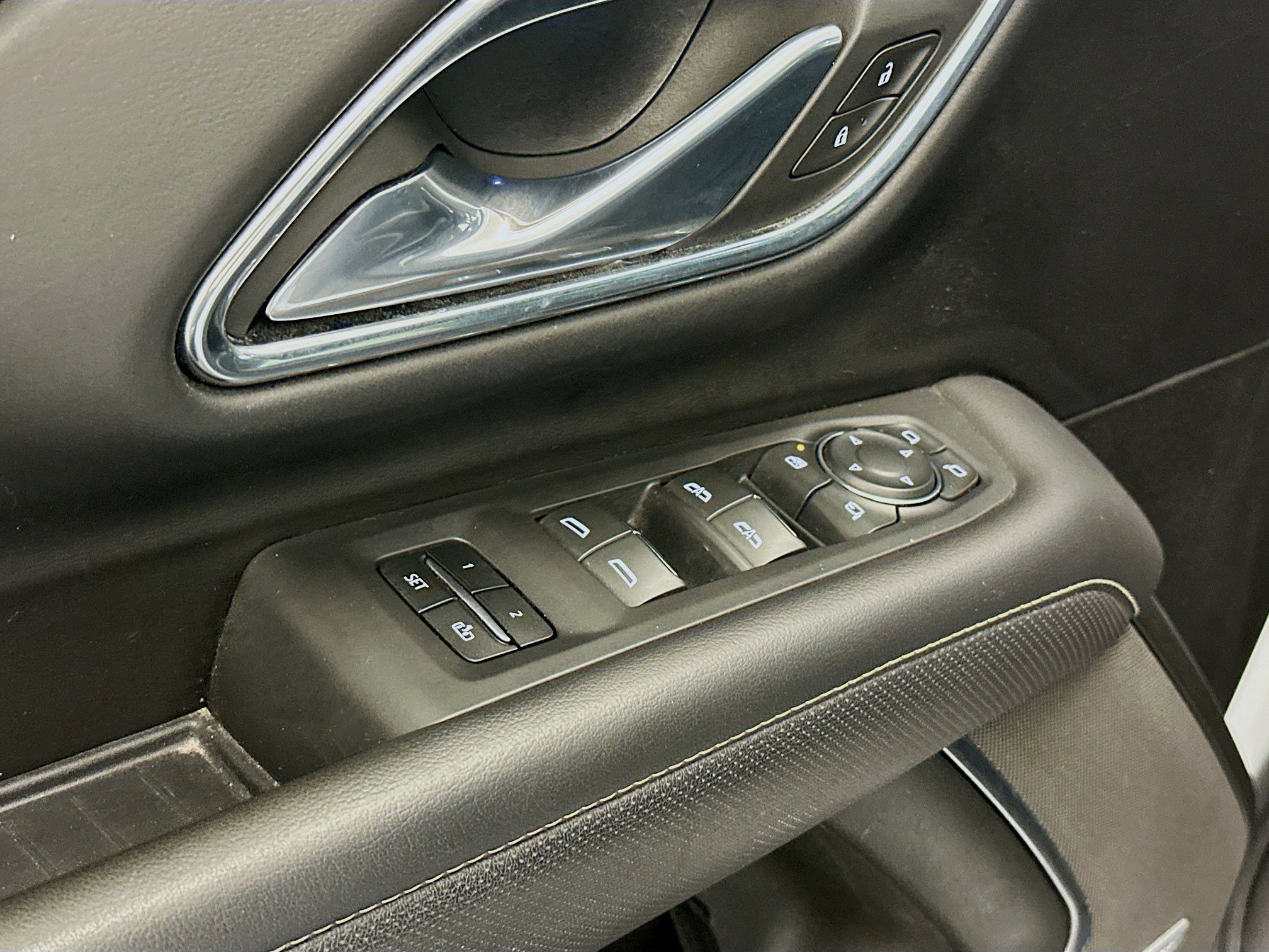 Used 2023 Chevrolet Suburban Premier image 15