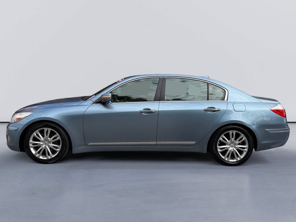 Used 2010 Hyundai Genesis 4.6 w/ Technology Pkg 5 RWD image 6