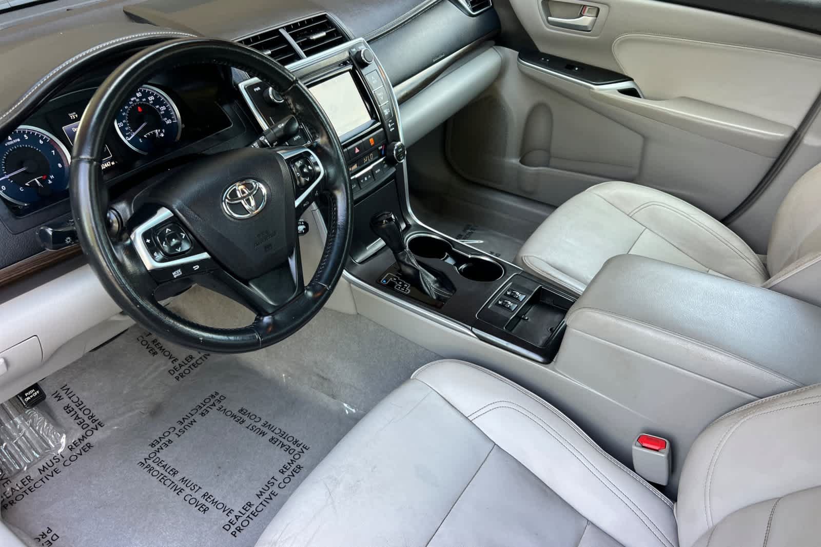 Used 2015 Toyota Camry XLE w/ Advanced Technology Package FWD image 11
