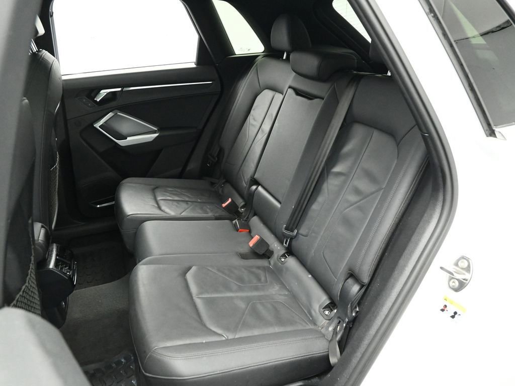 Used 2020 Audi Q3 2.0T Premium Plus w/ Premium Plus Package image 19
