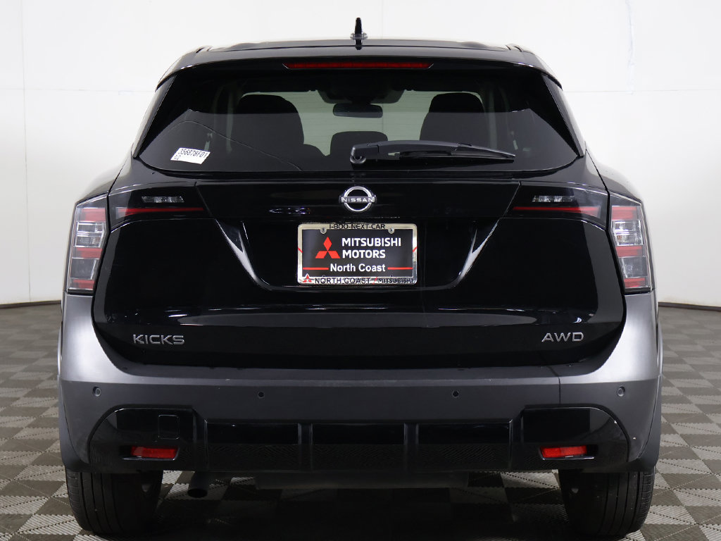 Used 2025 Nissan Kicks SV AWD/4WD image 12