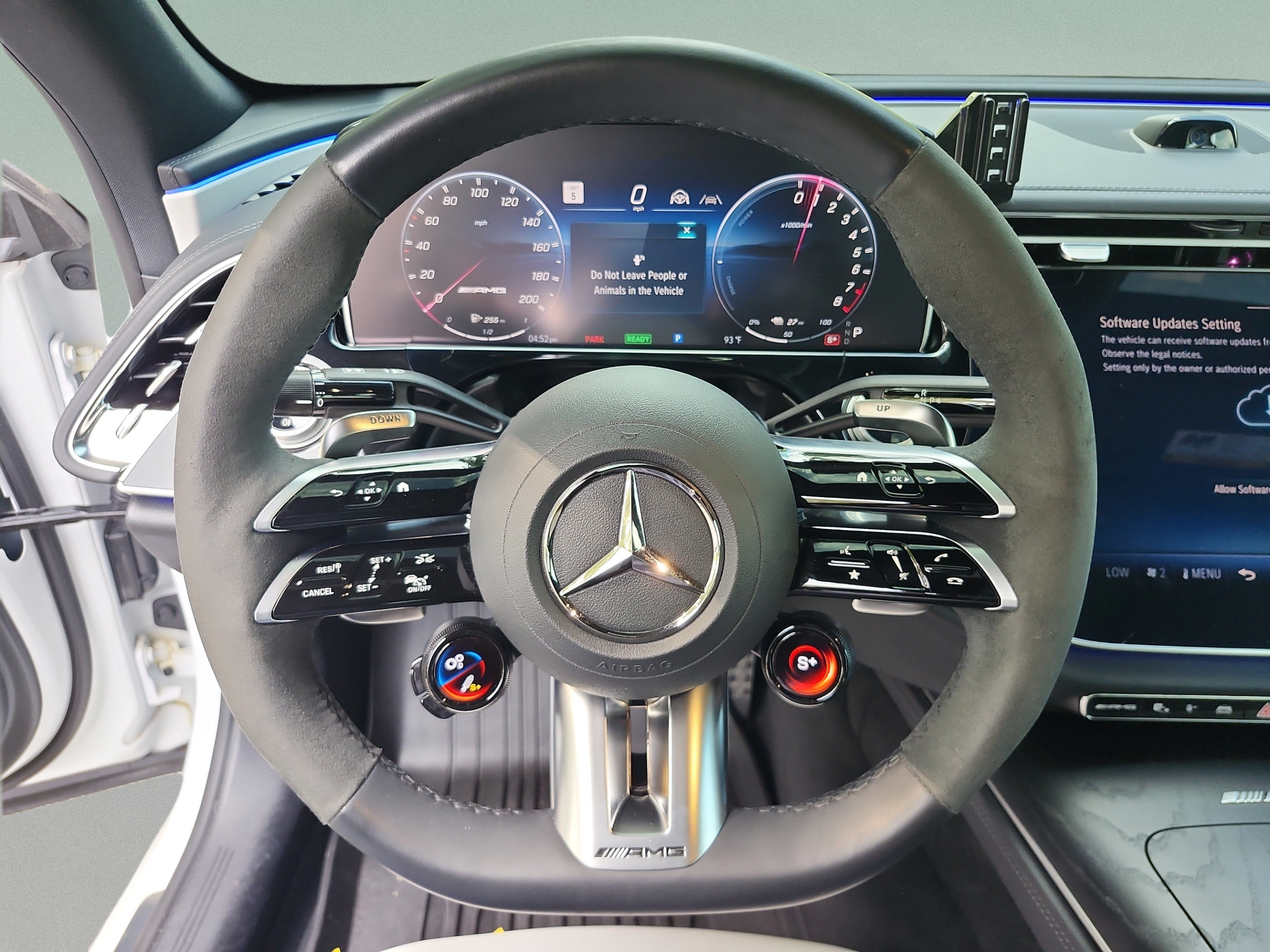 Used 2025 Mercedes-Benz E 53 AMG e 4MATIC Sedan image 9
