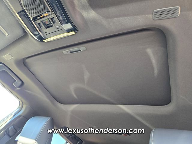 Used 2026 Lexus GX 550 w/ Cold Area Package image 11