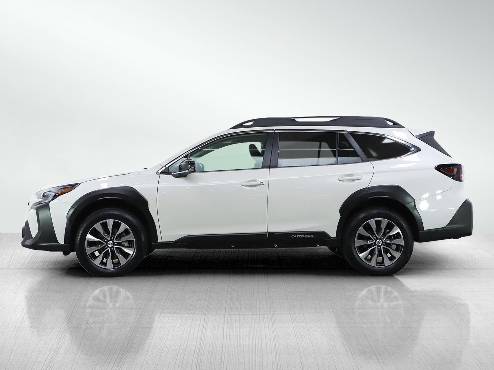 Used 2024 Subaru Outback Limited image 2