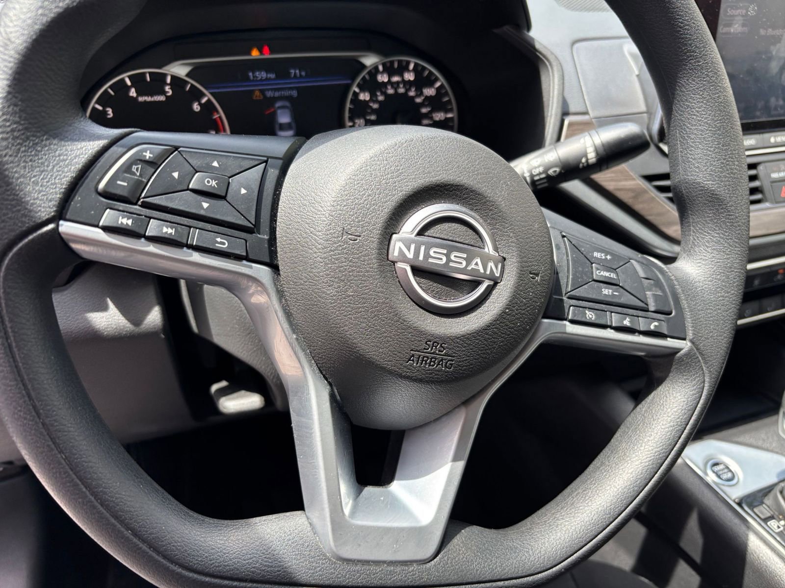 Used 2025 Nissan Altima 2.5 SV FWD image 51