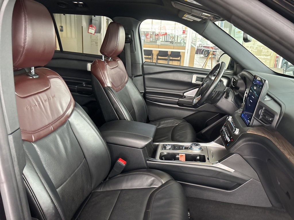 Used 2020 Ford Explorer Platinum w/ Premium Technology Package image 33