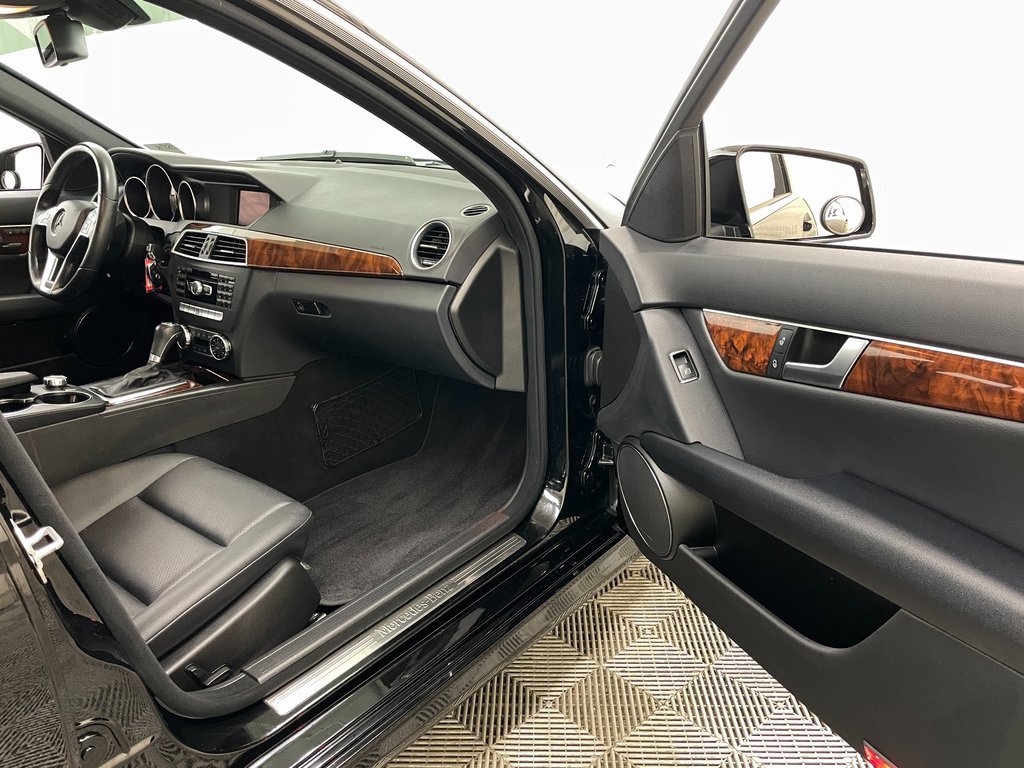 Used 2012 Mercedes-Benz C 300 4MATIC Sedan image 34