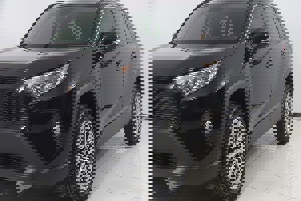 Used 2019 Toyota RAV4 XLE Premium image 51