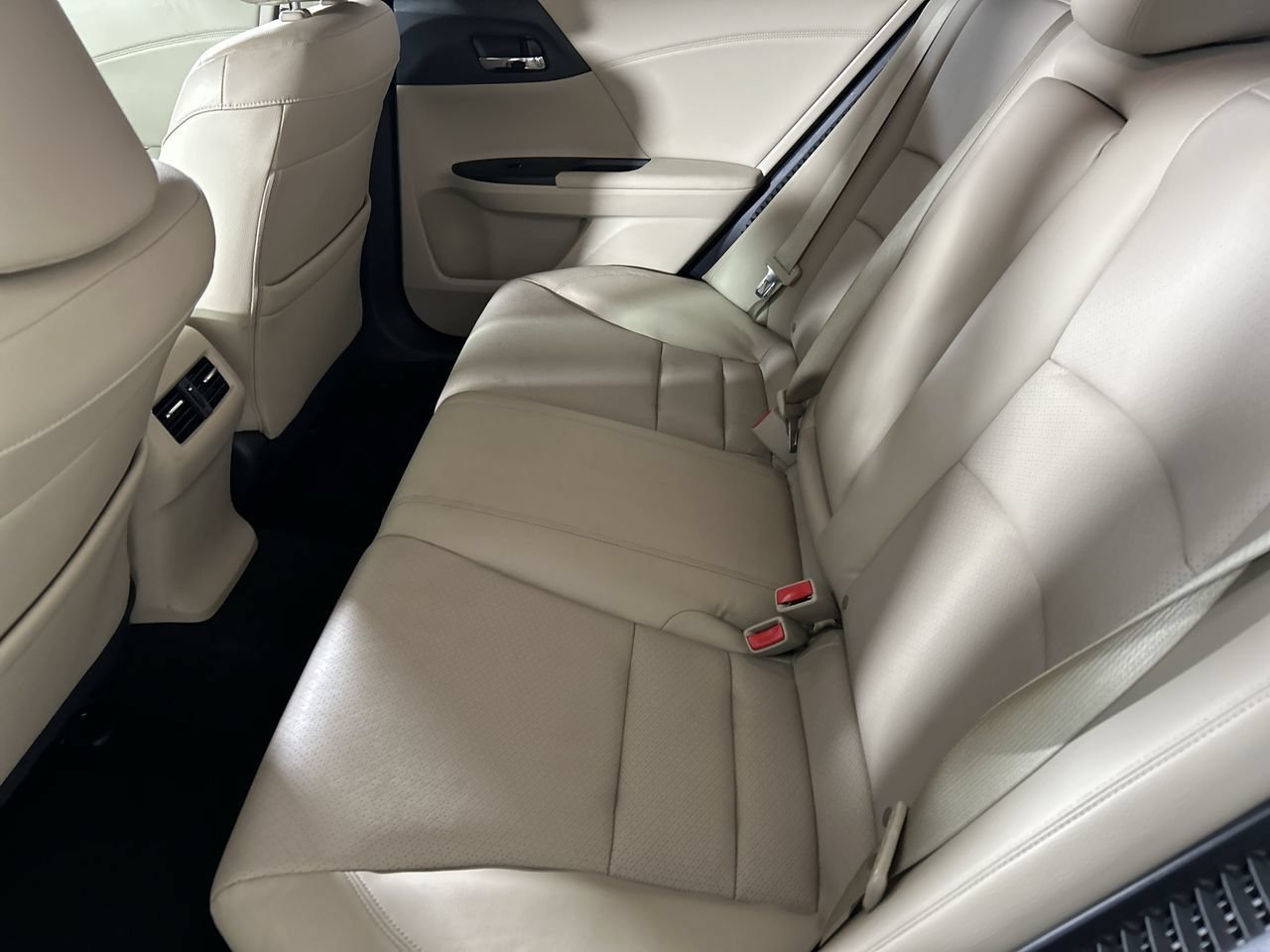Used 2015 Honda Accord Touring image 25