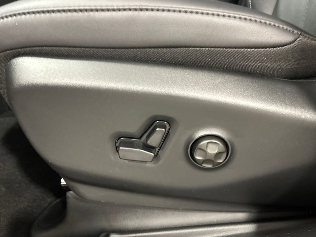 New 2026 Chrysler Pacifica Select image 16