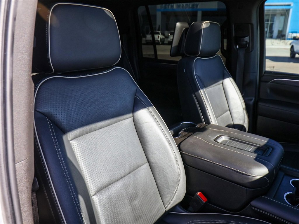 Used 2021 GMC Yukon XL SLT w/ SLT Premium Package image 20