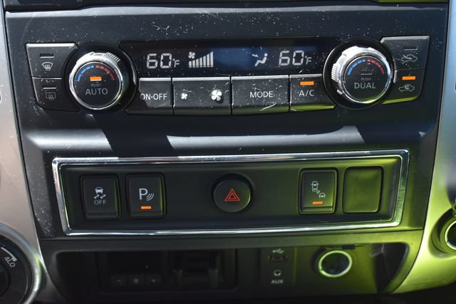 Used 2017 Nissan Titan PRO-4X AWD/4WD image 30