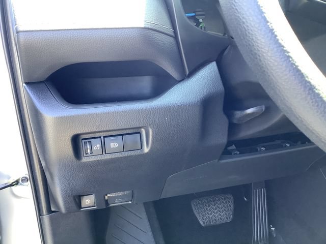 Used 2022 Toyota RAV4 LE AWD/4WD image 15