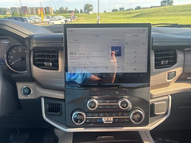 Used 2023 Ford Expedition Limited image 25