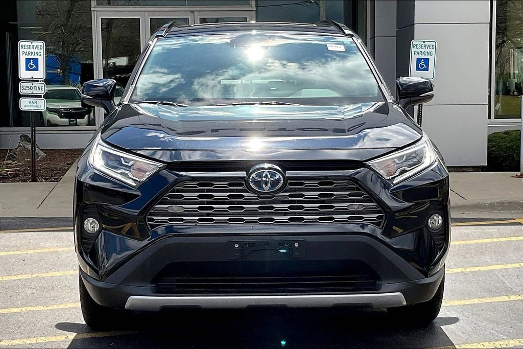 Used 2019 Toyota RAV4 Limited AWD/4WD image 2